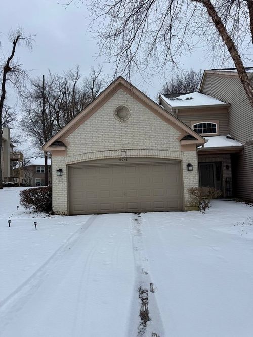 5261 Pebble Ln, Crystal Lake, IL, 60012-2610 | Card Image