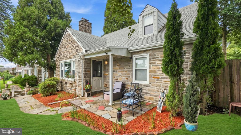 Residential in PHILADELPHIA 4