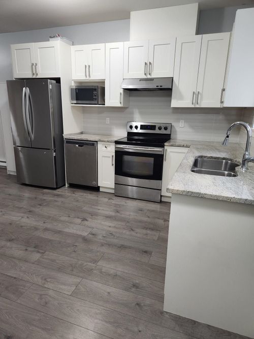 3417 Devonshire Ave, Coquitlam, BC, V3E0J8 | Card Image