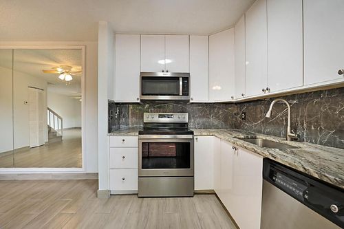 253 Woodland Rd, Palm Springs, FL, 33461-1054 | Card Image