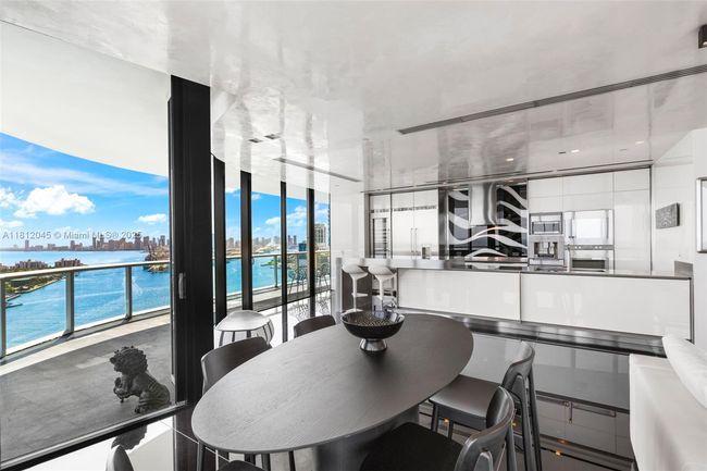 APT-3003 - 100 S Pointe Dr, Condo with 3 bedrooms, 4 bathrooms and null parking in Miami Beach FL | Image 7