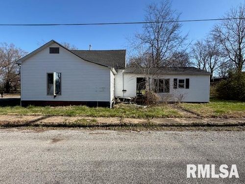 124 N Michigan St, Harrisburg, IL, 62946-2407 | Card Image