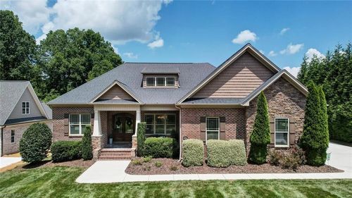 604 Scotts Glen Dr, Greensboro, NC, 27455-8424 | Card Image