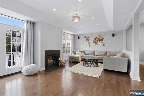 1463 Barnhardt Ln, Rahway, NJ, 07065-5088 | Card Image