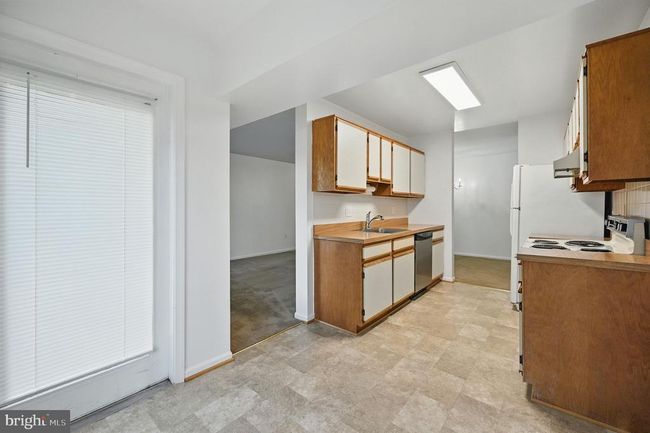 APT-102 - 8376 Buttress Ln, Condo with 2 bedrooms, 1 bathrooms and null parking in MANASSAS VA | Image 7