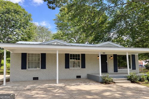 300 Martin Cir, Athens, GA, 30601-3425 | Card Image