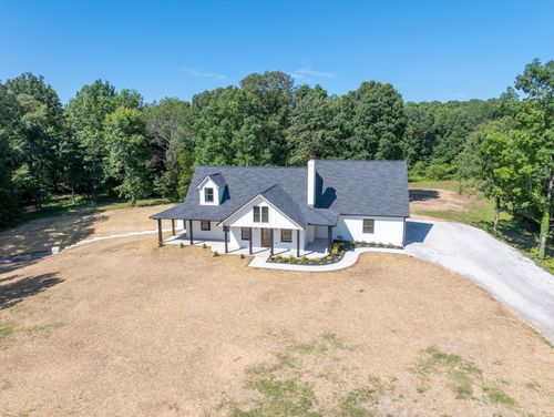 2210 Garners Creek Rd, DICKSON, TN, 37055-4440 | Card Image