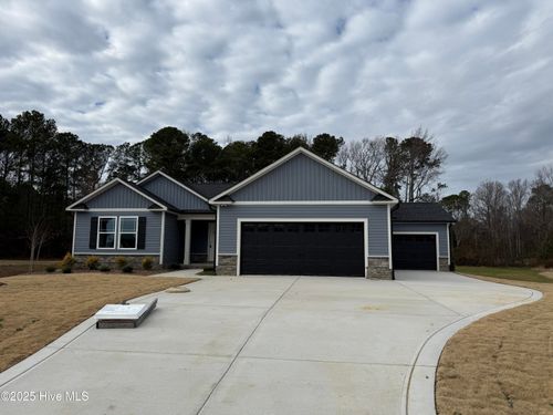 241 Maxwell Farm Ln, Selma, NC, 27576-4404 | Card Image