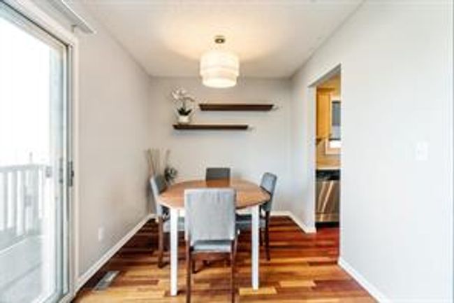 3 - 52 38a Ave Sw, Home with 2 bedrooms, 1 bathrooms and 1 parking in Calgary AB | Image 9