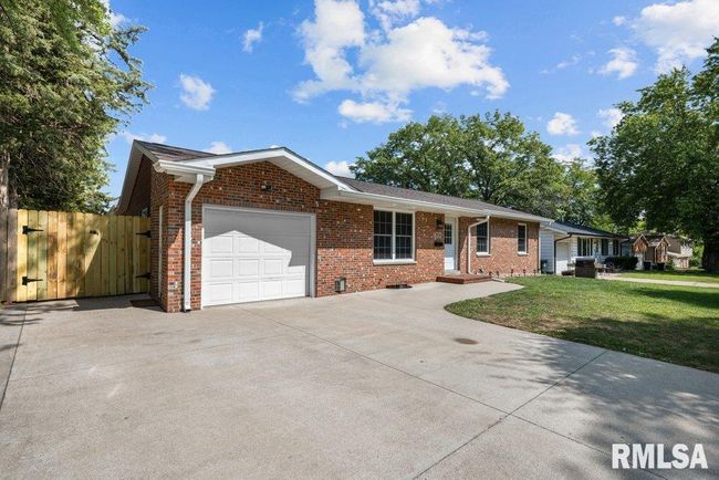 2920 E 35 Th St, House other with 4 bedrooms, 2 bathrooms and null parking in Davenport IA | Image 5