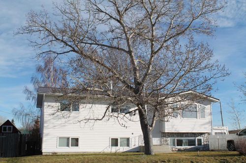 437 Hamilton Ave, Lundbreck, AB, T0K | Card Image