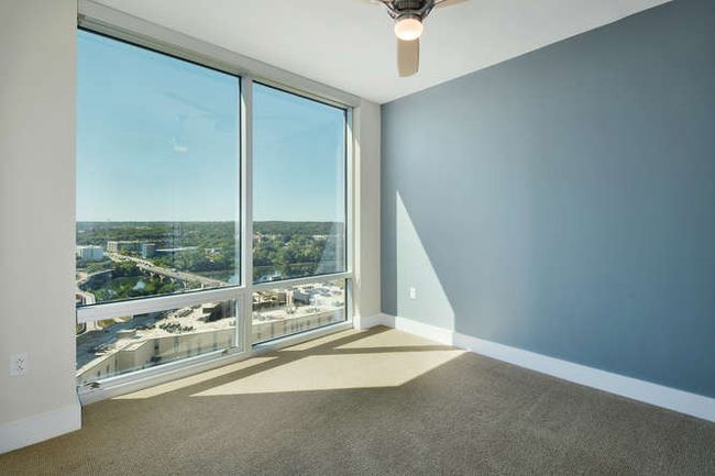 APT-1703 - 300 Bowie St, Condo with 2 bedrooms, 2 bathrooms and 2 parking in Austin TX | Image 10
