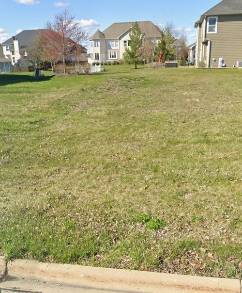 512 Bennett Dr, North Aurora, IL, 60542-2130 | Card Image