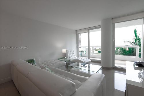 a-1253-1717 N Bayshore Dr, Miami, FL, 33132-1151 | Card Image