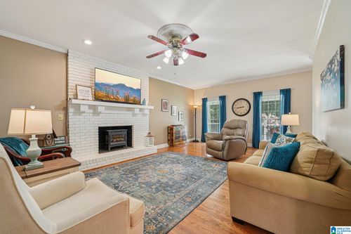 909 Camellia Rd, ONEONTA, AL, 35121-1902 | Card Image