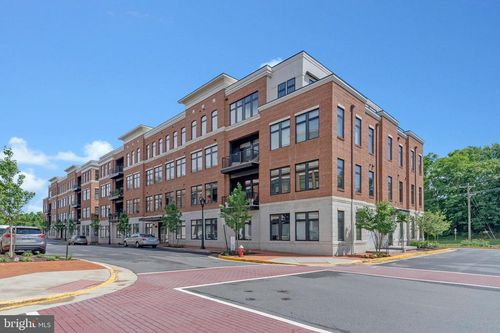 201-3 Stationmaster St Se, LEESBURG, VA, 20175-3649 | Card Image