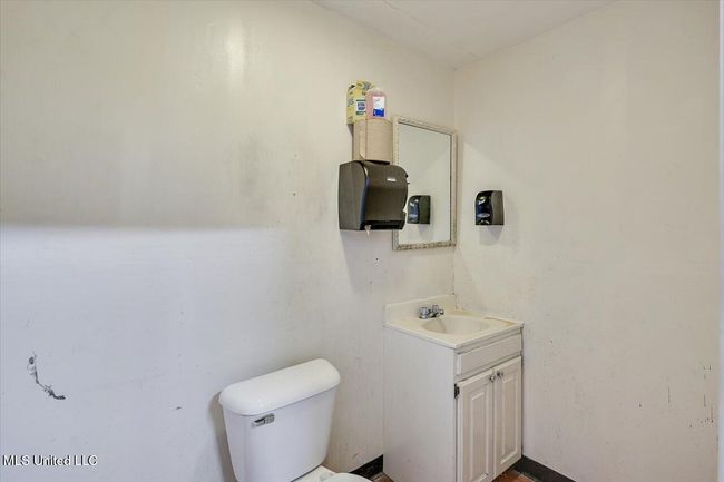 34-230 Clinton Plaza | Image 34