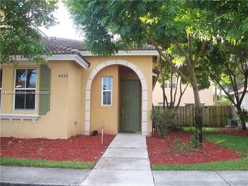 4220 Ne 9th St, Homestead, FL, 33033-5580 | Card Image