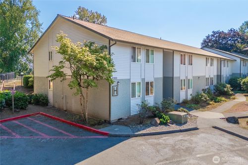 h89-1840 Central Pl S, Kent, WA, 98030-7573 | Card Image