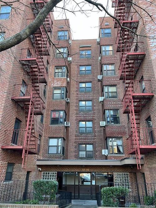 611-32-40 89th St, East Elmhurst, NY, 11369-2181 | Card Image