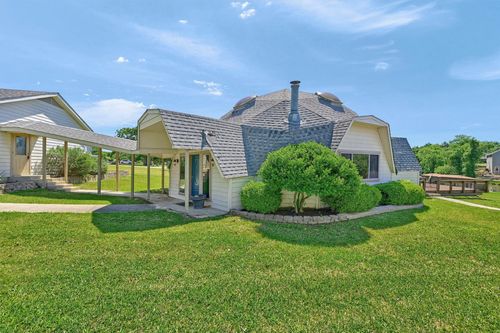 114 Seminole Dr, Lake Kiowa, TX, 76240-9443 | Card Image