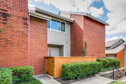 702-8404 Forest Ln, Dallas, TX, 75243-4023 | Card Image