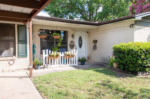 6401 Haden Dr, Waco, TX, 76710-5641 | Card Image