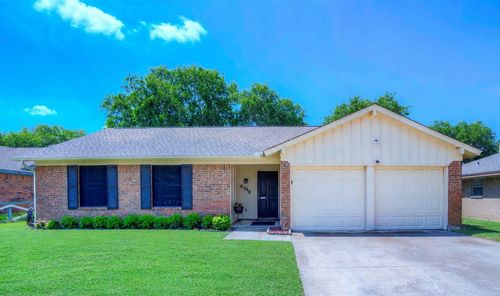 6028 Ridgecrest Dr, Watauga, TX, 76148-2045 | Card Image