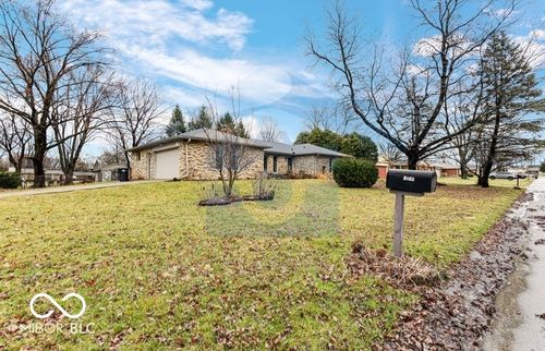 4066 Roamin Dr, Greenwood, IN, 46142-8415 | Card Image