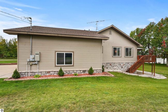 11246 Kings Point Rd, House other with 4 bedrooms, 3 bathrooms and null parking in Alanson MI | Image 43