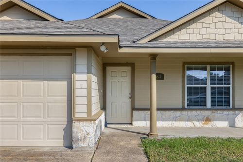921 Crested Point Dr, College Station, TX, 77845-3547 | Card Image