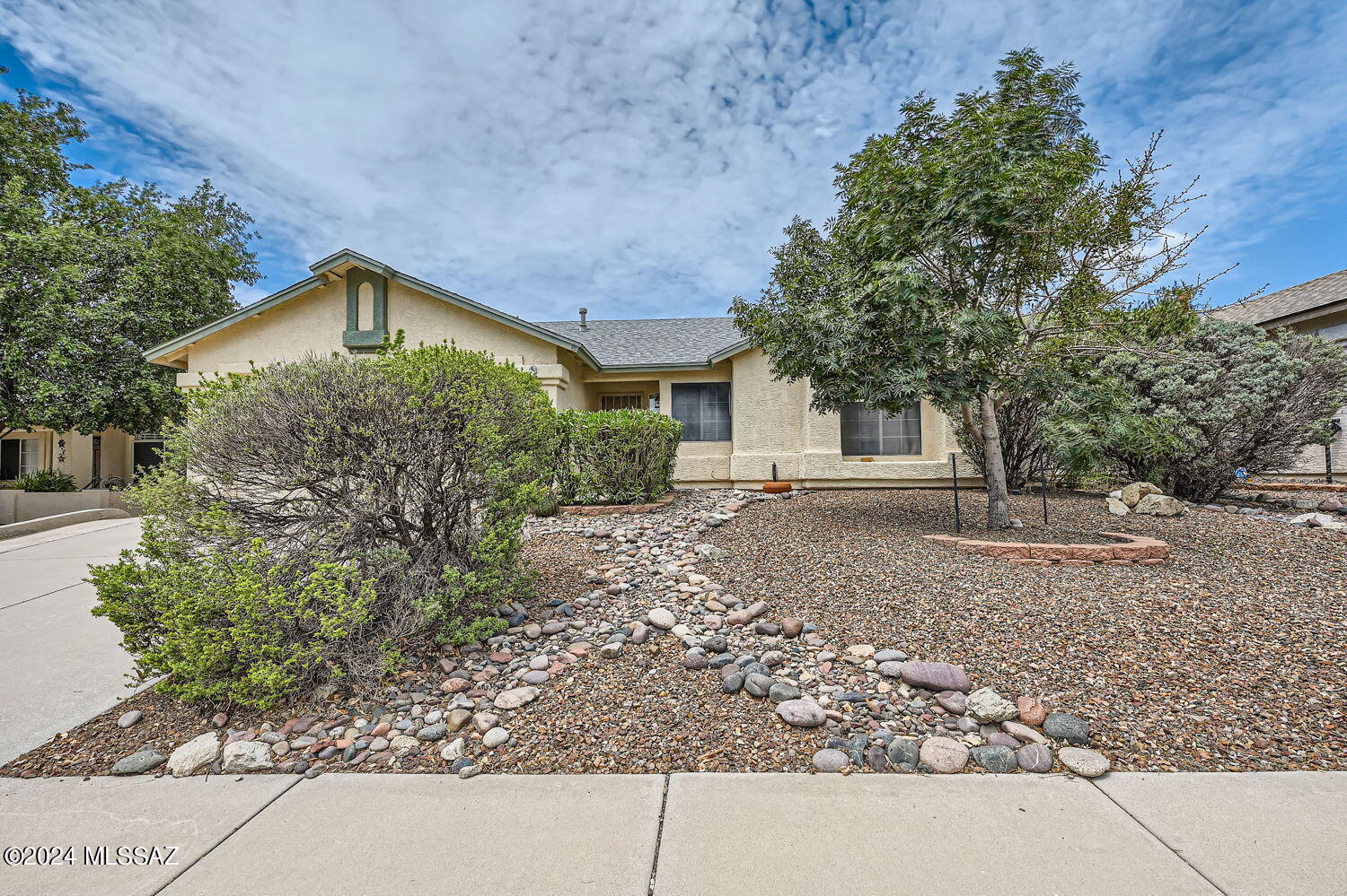 Bottlebush Ln, Tucson, AZ 85742