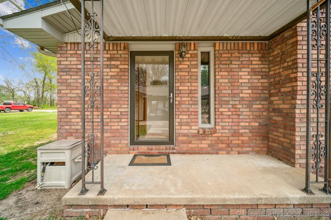312 Mcbee St, House other with 3 bedrooms, 2 bathrooms and null parking in Commerce OK | Image 4