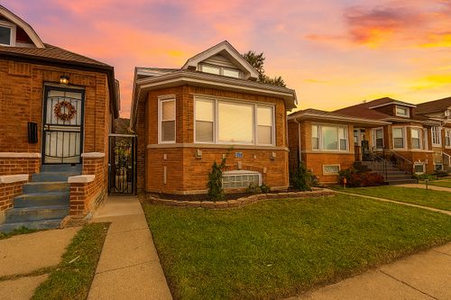 8734 S Honore St, Chicago, IL, 60620-5415 | Card Image