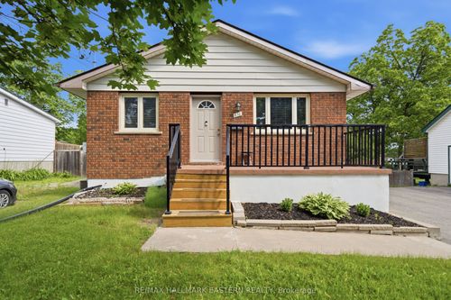 636 Frank St, Peterborough, ON, K9J4M9 | Card Image