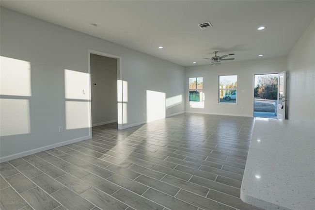 20733 Emerald St, House other with 4 bedrooms, 2 bathrooms and null parking in Prairie View TX | Image 4