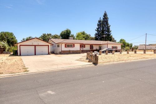 9125 Georgia Ln, Modesto, CA, 95357-1712 | Card Image