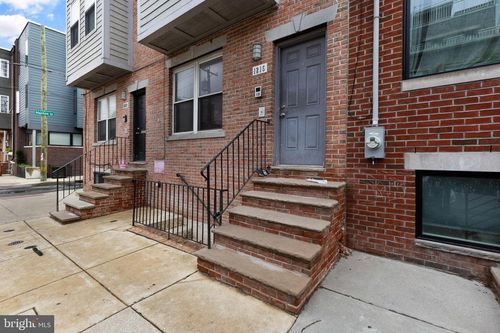 1215 S 18th St, PHILADELPHIA, PA, 19146-3044 | Card Image
