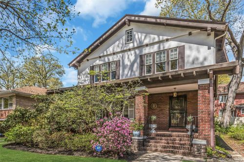 116 82nd Rd, Kew Gardens, NY, 11415-1431 | Card Image