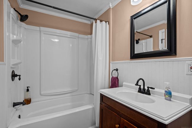 115 S Broad St, House other with 4 bedrooms, 2 bathrooms and null parking in Pawcatuck CT | Image 31