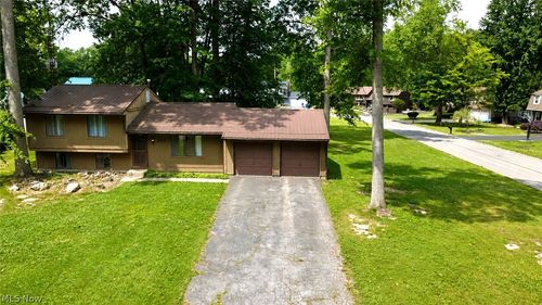 117 Dennis Dr, Cortland, OH, 44410-1133 | Card Image