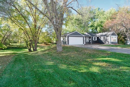 575 Hamel Rd, Medina, MN, 55340-9612 | Card Image