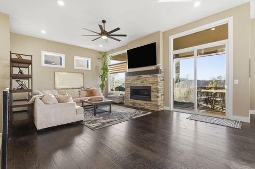 727 S Hickory Dr, Springfield, MO, 65809-4502 | Card Image