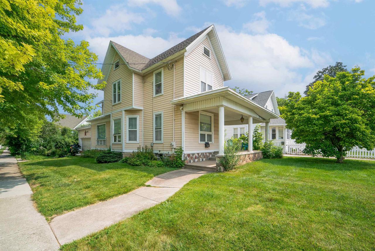 New York Ave, Oshkosh, WI 54901