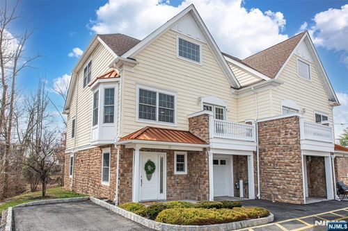21 Riverbend Ct, New Providence, NJ, 07974-2143 | Card Image