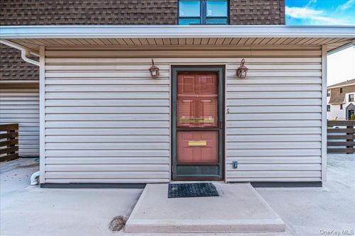 apt-q10-1329 Broadway, Hewlett, NY, 11557-2171 | Card Image