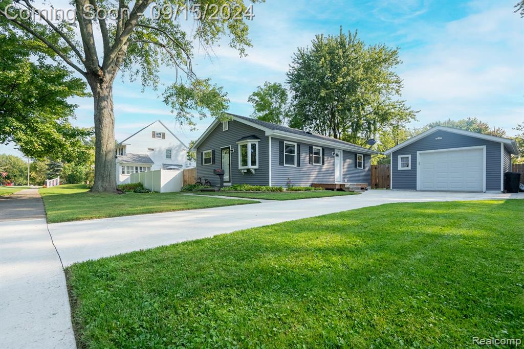 New Hampshire Ave, Marysville, MI 48040