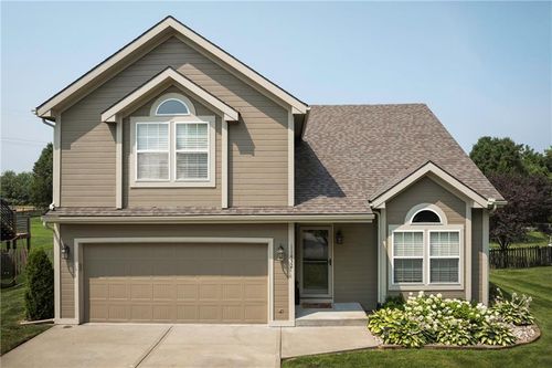 11432 Ewing Ave, Kansas City, MO, 64156-7911 | Card Image
