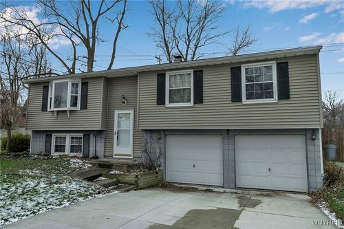 7 N Seine Dr, Cheektowaga, NY, 14227-2403 | Card Image