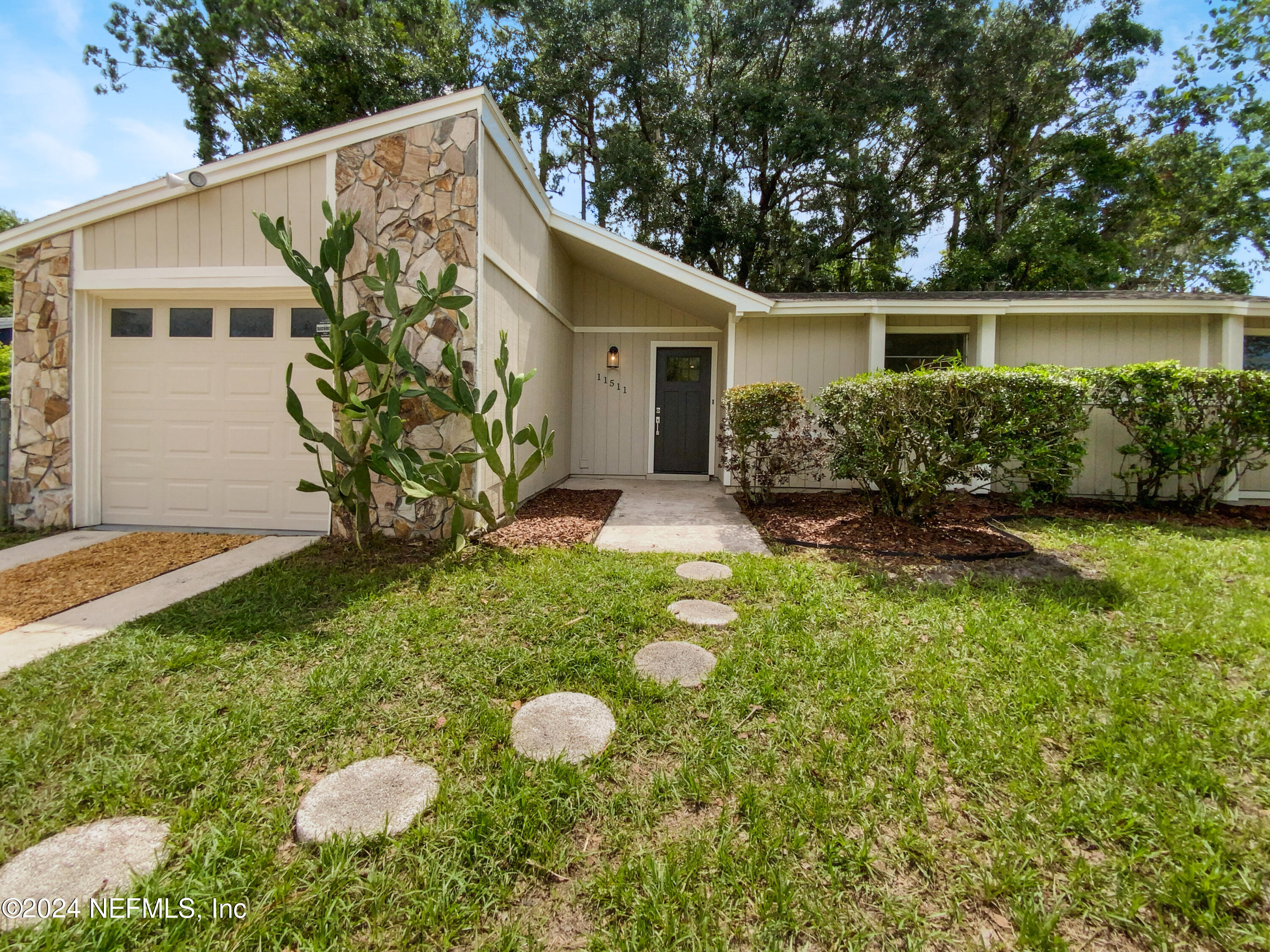 Mandarin Woods Dr, Jacksonville, FL 32223